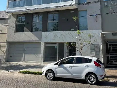 Departamento en alquiler en plena Avenida Mitre