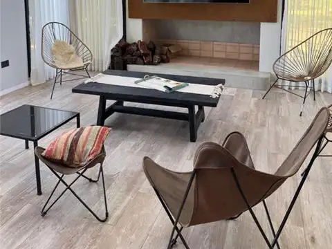 Casa en Alquiler en Corrientes, USD 1.800