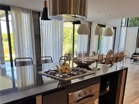 Casa en Alquiler de 3 dormitorios