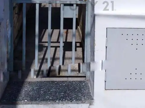 41 entre 27 y 28 1600, Piso 0