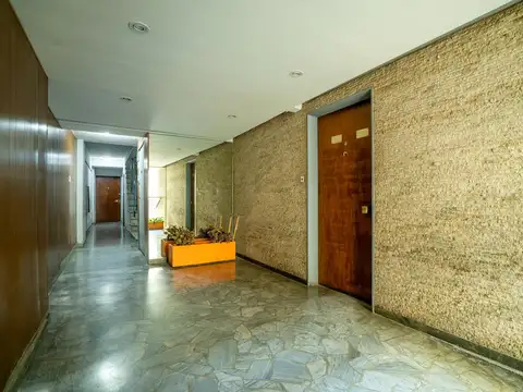Departamento de tres ambientes con balcón, Luminoso en Almagro