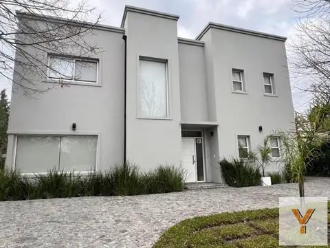 Casa en venta - 3 Dormitorios 4 Baños - Cochera - 1.000Mts2 - Pilar