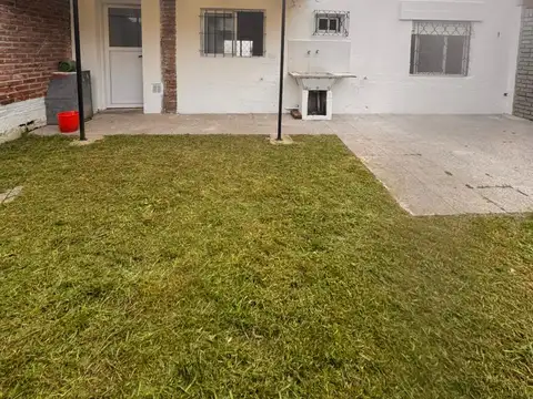 Depto Tipo Casa en Venta en Monte Grande, USD 60.000