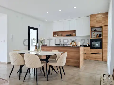 Casa en venta a estrenar en Barrio cerrado