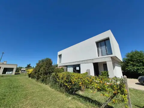 Casa en Alquiler de 3 dormitorios