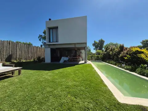 Casa 4 Ambientes ALQUILER Pilar del Este Pileta 