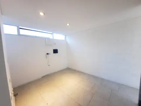 Local en Alquiler en Villa Río Araza, $ 900.000