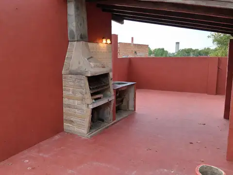 Casa 7 ambientes con 3 baños