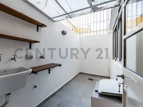 Cazadores 1900, Piso 0