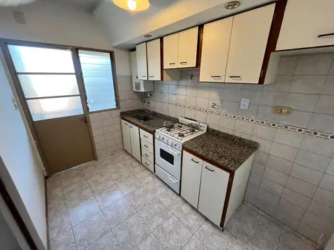DEPARTAMENTO DE 2 AMBIENTES GRANDES CONTRAFRENTE CON LAVADERO