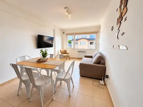 Dúplex en excelente estado con vista al lago y cochera | Mitre al 1600