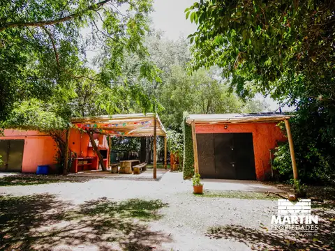 Casa Chacra en Venta en Capilla Del Señor Lote 17.745 m2 con Pileta y Bosque