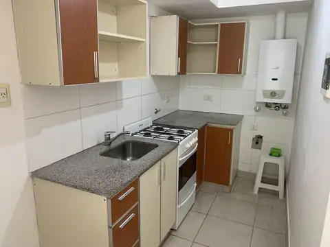 Departamento en Alquiler en Luis Agote, $ 450.000
