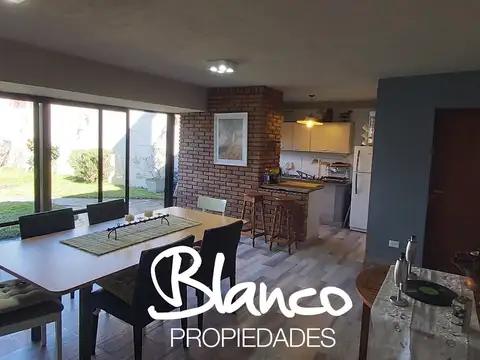 Casa 7 ambientes con 5 baños
