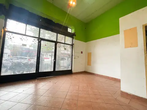 Casa 7 ambientes con 2 baños