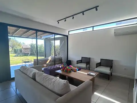 Casa en Venta en El Cantón - Barrio Golf, USD 298.000
