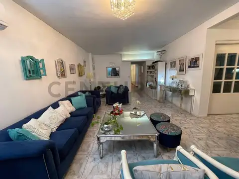 Larrea 1076 , Piso 1