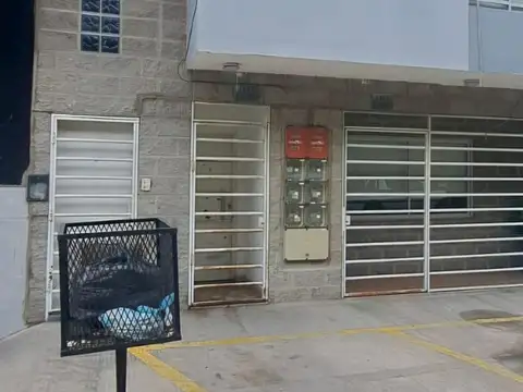 Alquiler amplio depto 2 amb con patio