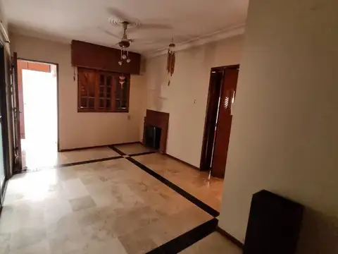 Casa 7 ambientes con 3 baños