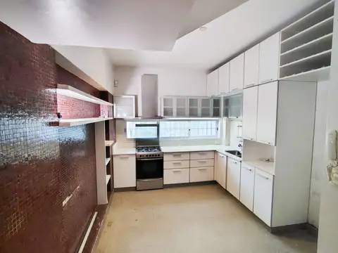 Casa 4 ambientes con 4 baños
