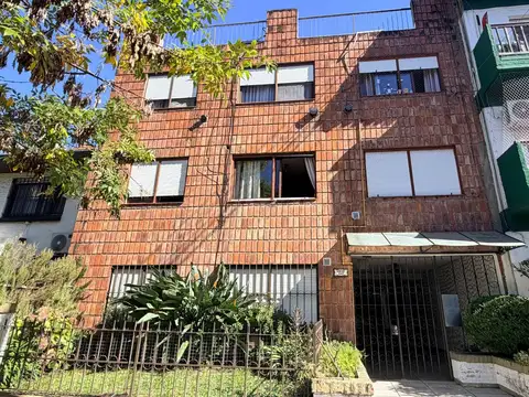 Venta Departamento 3 ambientes San Isidro jardín y pileta