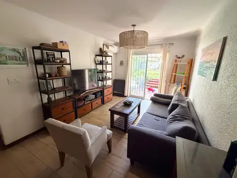 Venta Departamento 3 ambientes San Isidro jardín y pileta