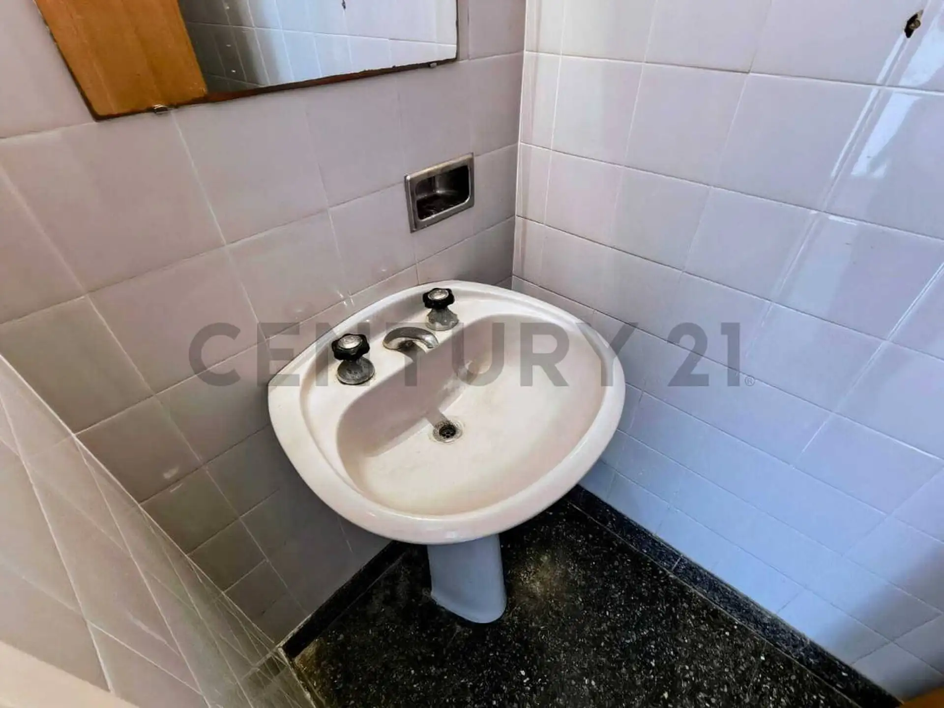 Departamento de 3 ambientes con vista al mar y cochera en pleno Centro