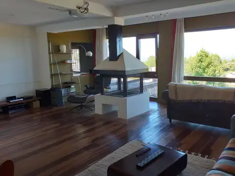 Se vende casa en La cumbre, Vistas inigualables Moderna, confort