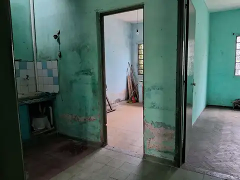 Casa 4 ambientes con 1 baño