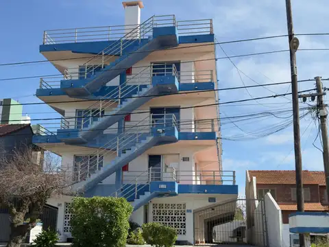 Costanera 4300, Piso 1°