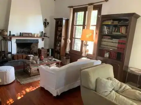 Venta Casa 5 ambientes en Villa Sarmiento