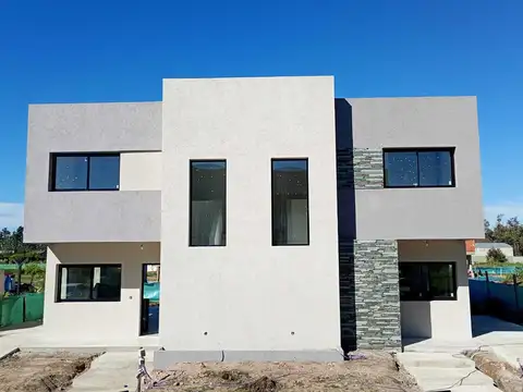 Casa  en Venta en Spring Park, Pilar, G.B.A. Zona Norte
