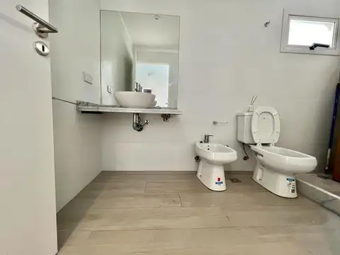 Teniente Juan Domingo Peron 4100, Piso 8