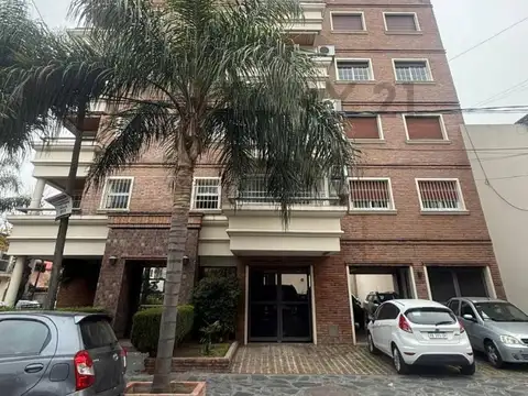 HERMOSO 3 AMBIENTES CON COCHERA