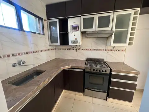 Santiago del estero 4500, Piso 2