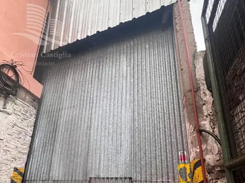 Galpón de 250m2 en Alquiler en Villa Adelina