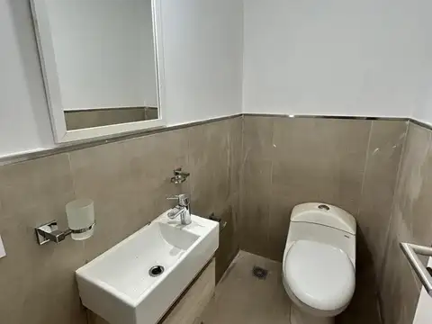Depto Tipo Casa en Alquiler con 1 cocheras