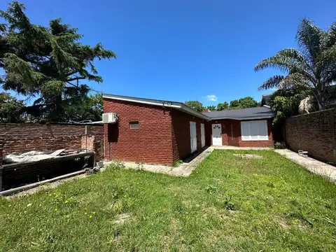 Galpón con vivienda en el centro de Belén de Escobar