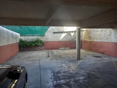 Lugones 3200, Piso pb