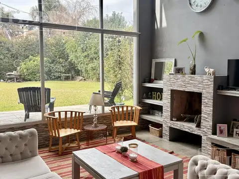 Casa 6 ambientes con 3 baños