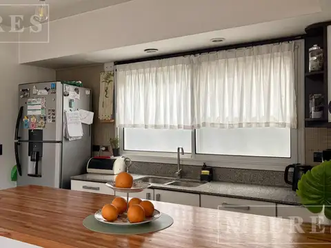 Casa 6 ambientes con 3 baños