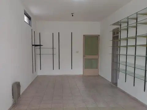 Local en Alquiler en Godoy Cruz, $ 450.000