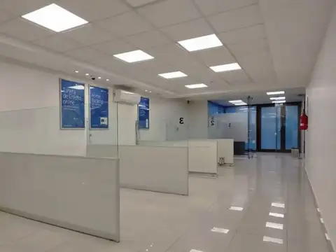 Local en Alquiler en Retiro, USD 2.100