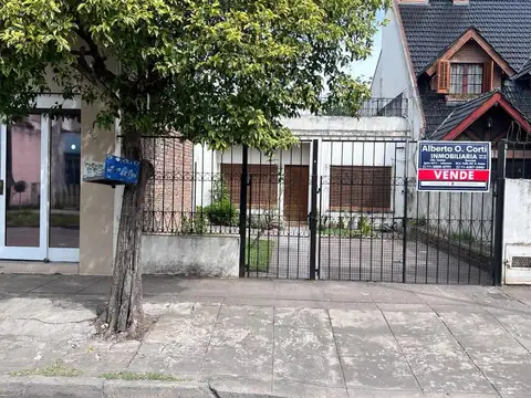 CASA Y LOCAL COMERCIAL