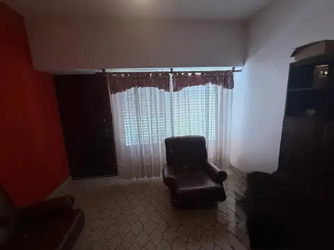 Casa en Venta con 4 cocheras