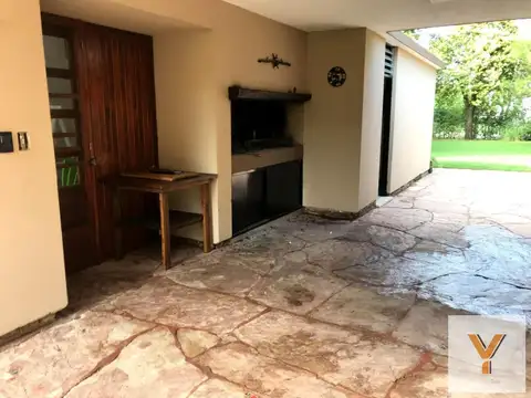 Casa  venta - 3 Dormitorios   2.230Mts2 - Venado Tuerto, General López, Santa Fe