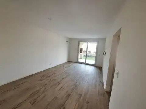 Casa en Alquiler con 1 cochera