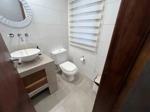 Casa 4 ambientes con 4 baños