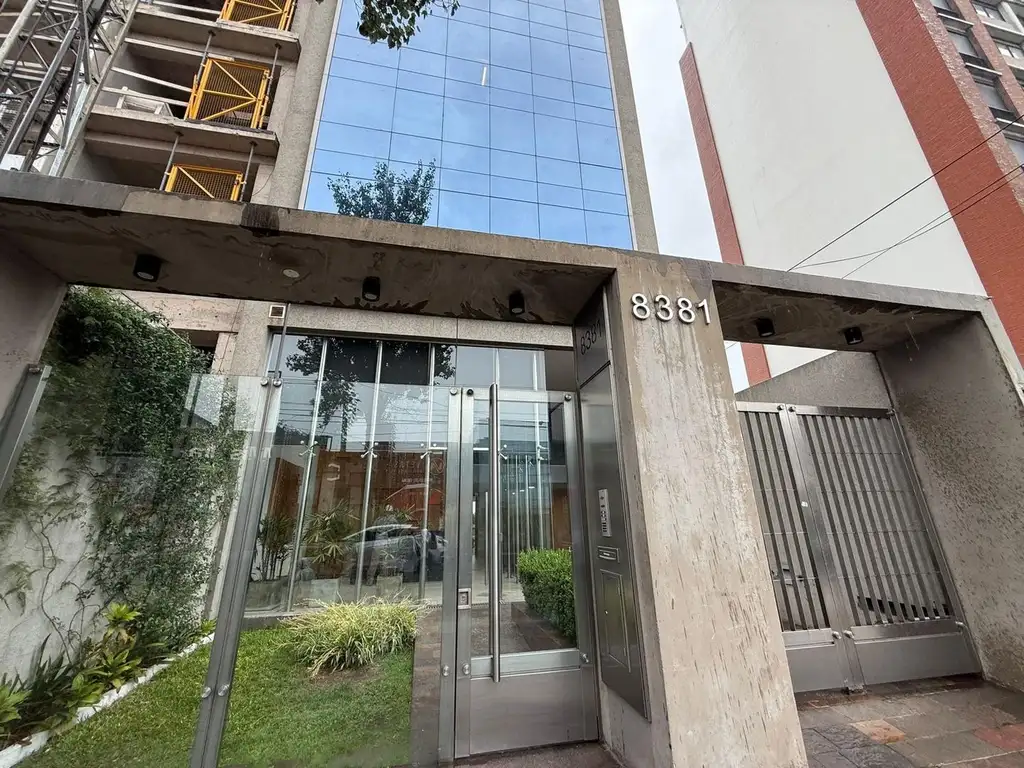 Hipolito Yrigoyen 8381 , Piso 14