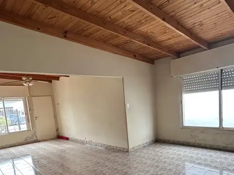 Casa en alquiler c/ cochera en Punta Alta